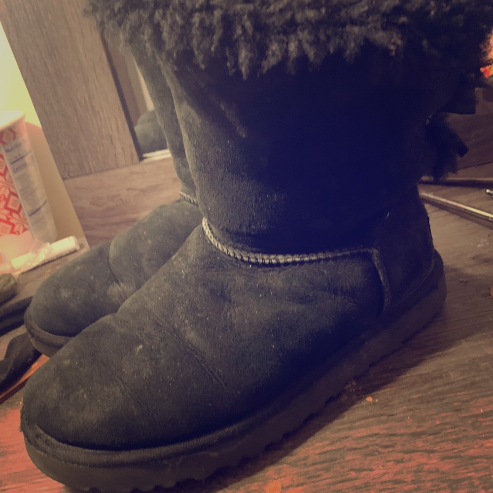 Black bow tie Ugg’s